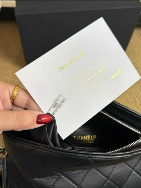 New Chanel Makeup Shoulder Bag - Picture 5 of 10